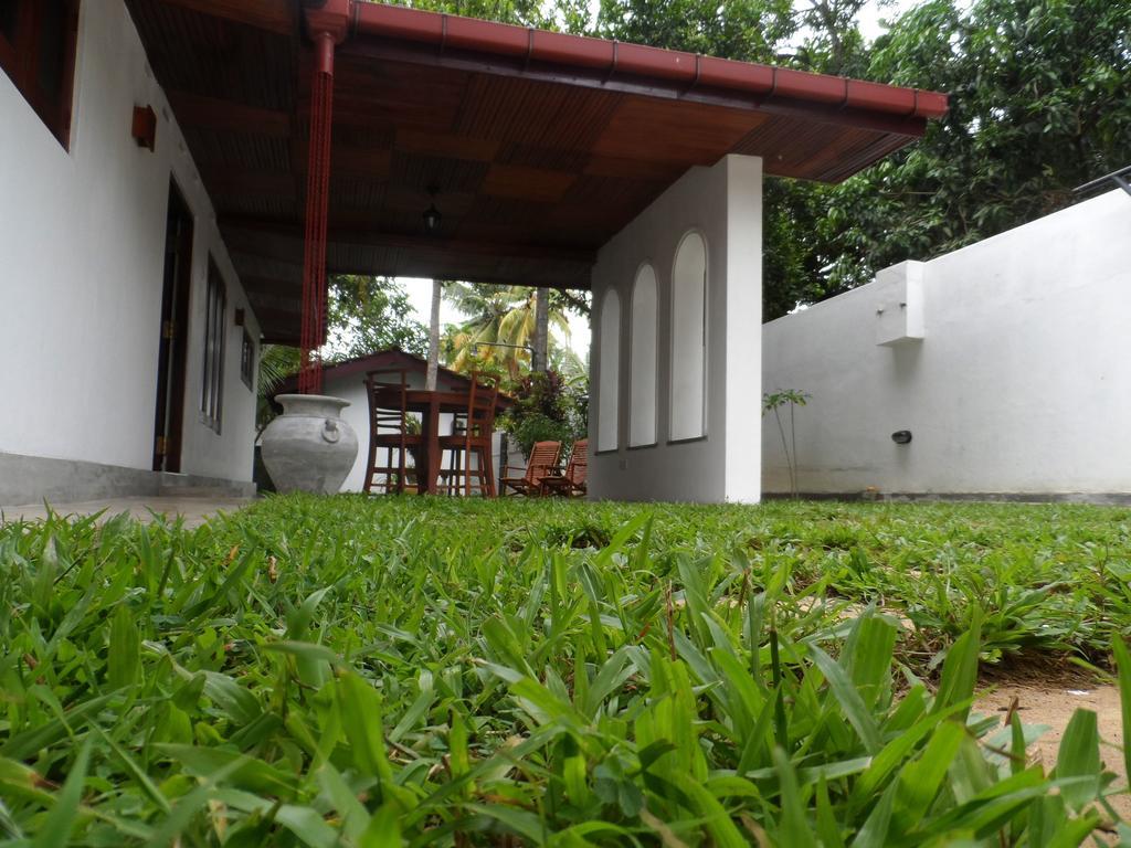 Summer Dew Villa Talpe Exterior foto