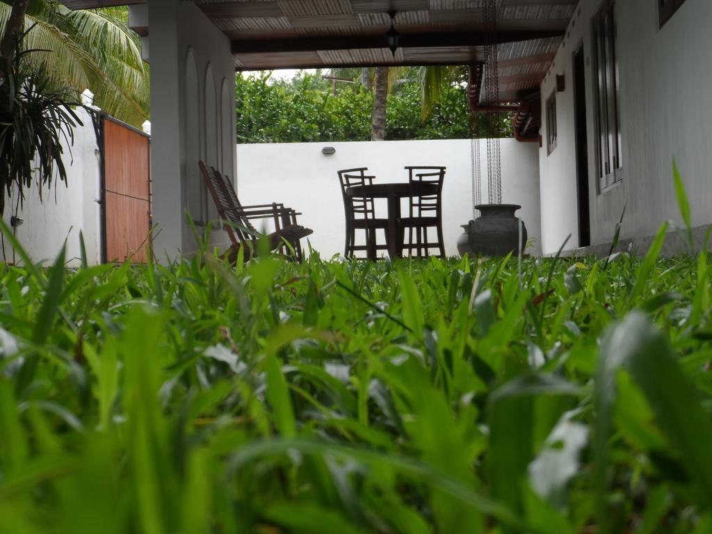 Summer Dew Villa Talpe Zimmer foto
