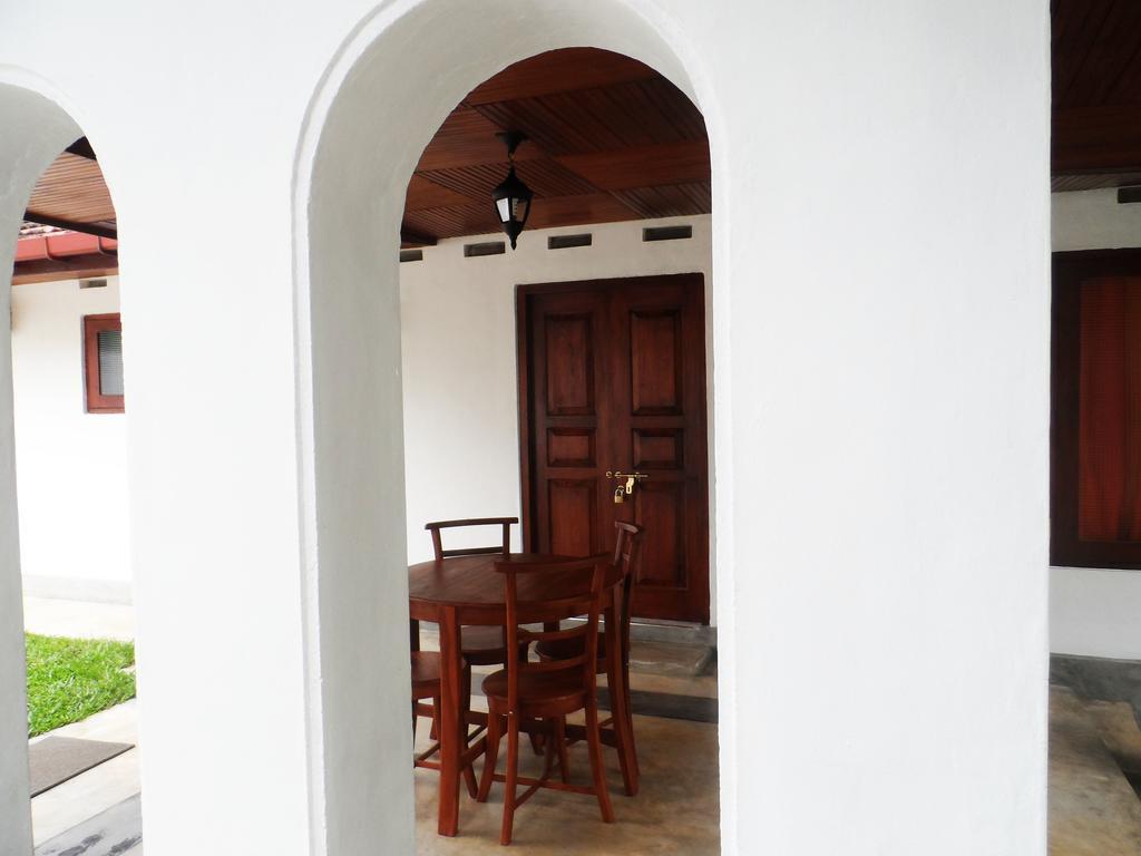 Summer Dew Villa Talpe Zimmer foto