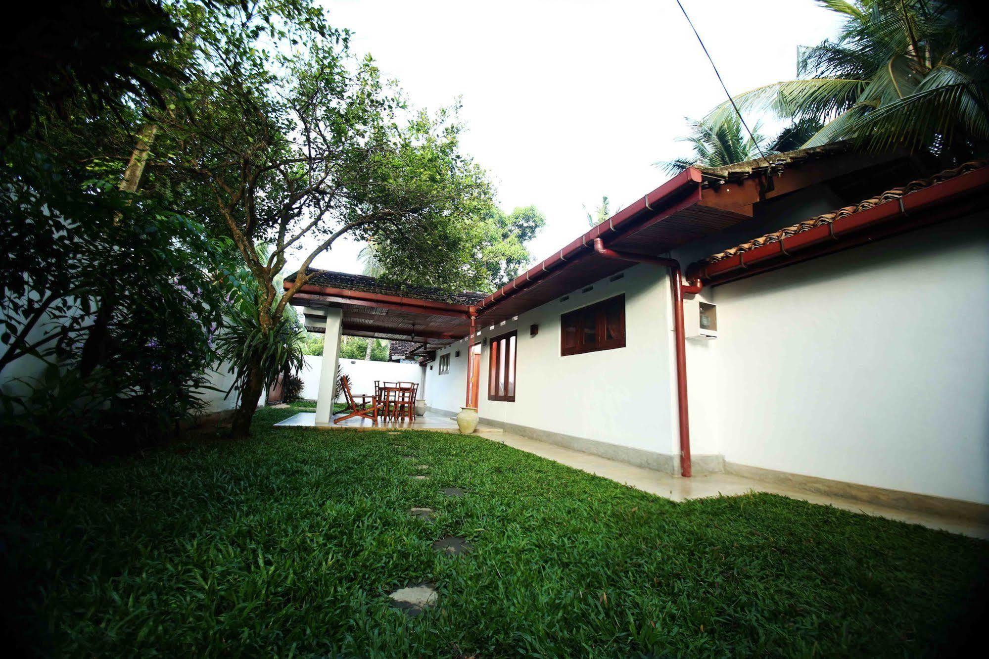 Summer Dew Villa Talpe Exterior foto