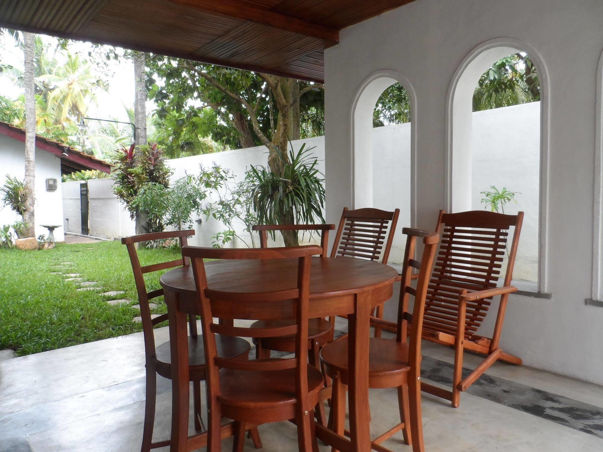 Summer Dew Villa Talpe Exterior foto