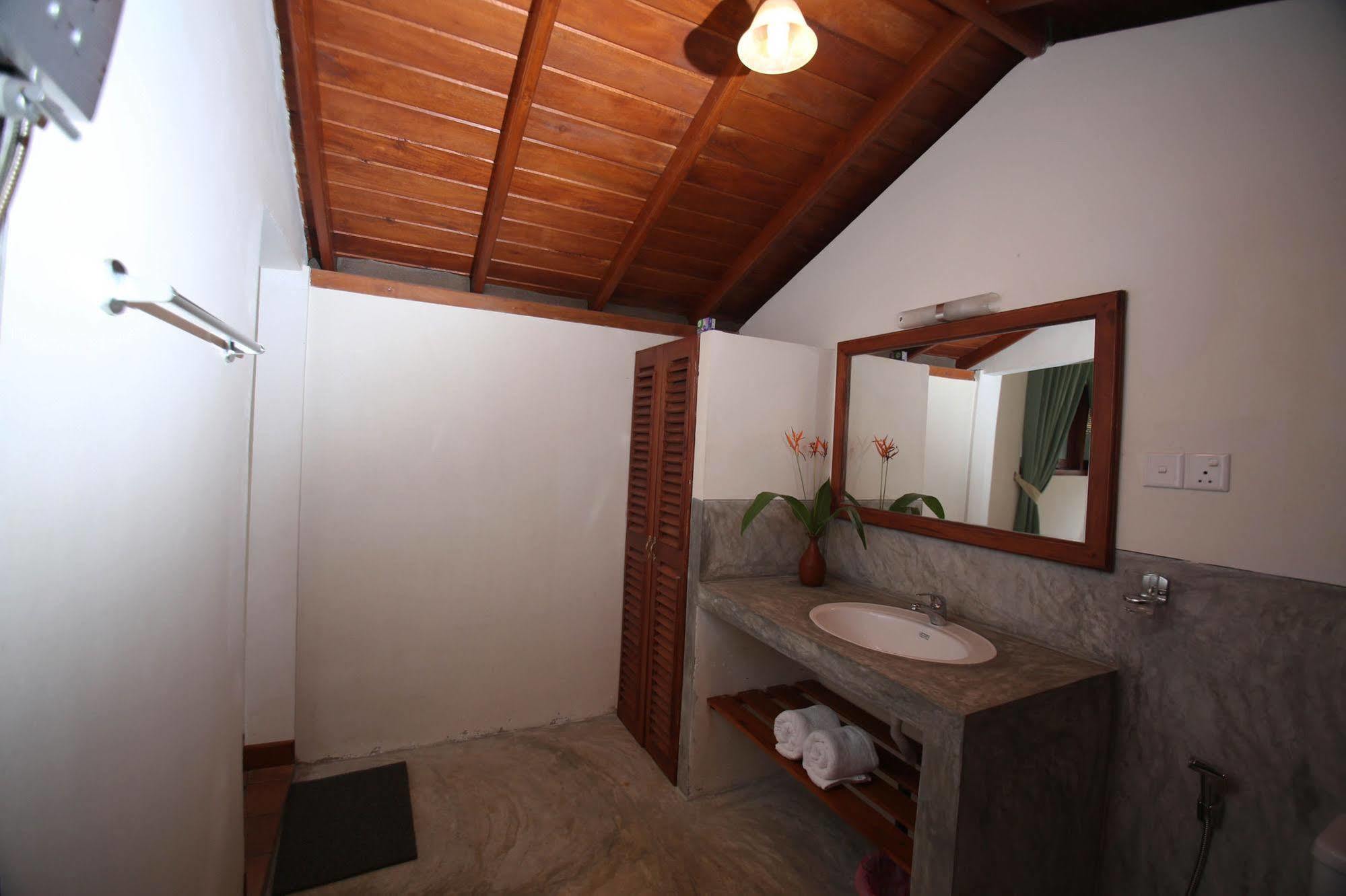 Summer Dew Villa Talpe Exterior foto