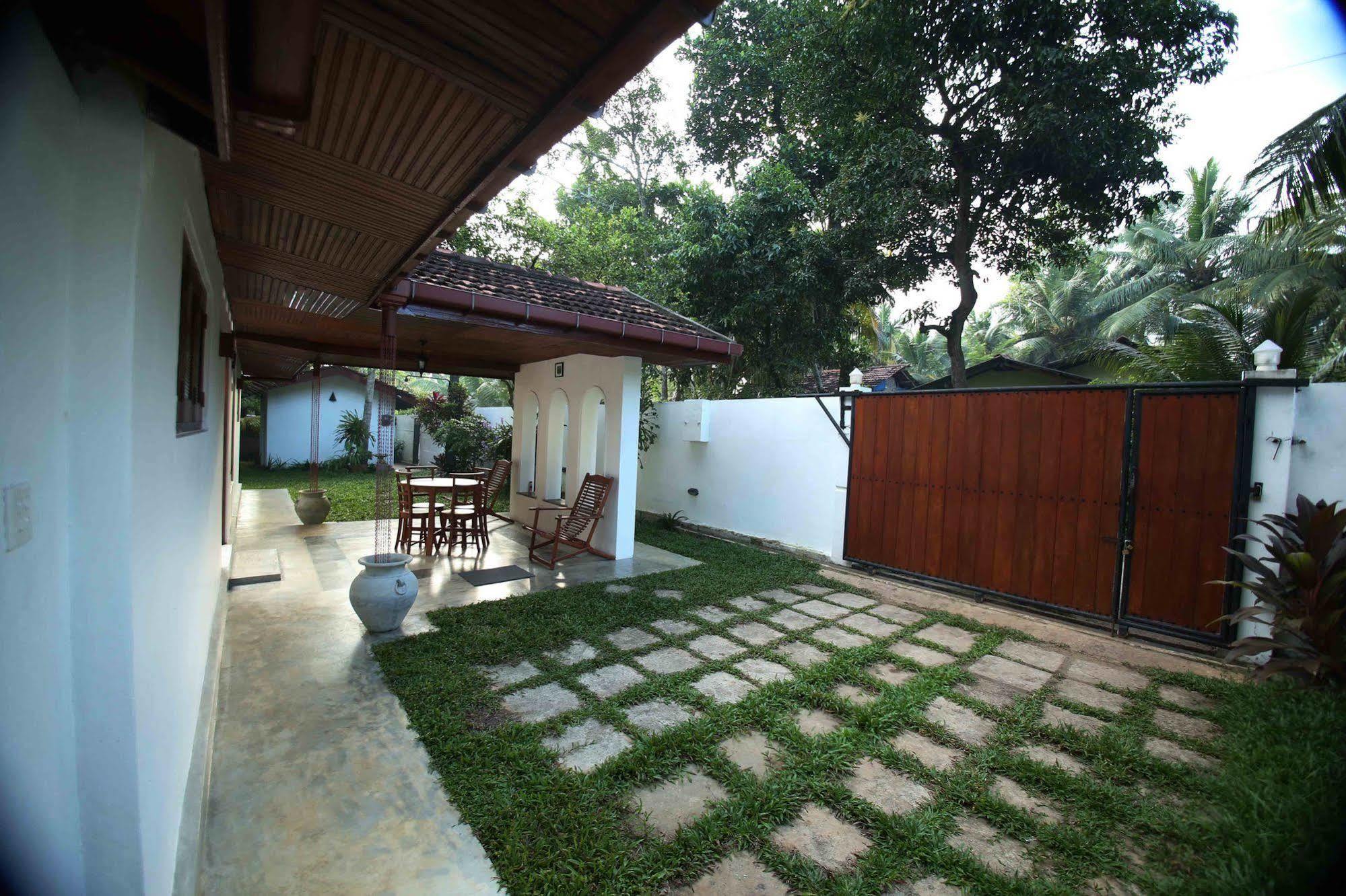 Summer Dew Villa Talpe Exterior foto